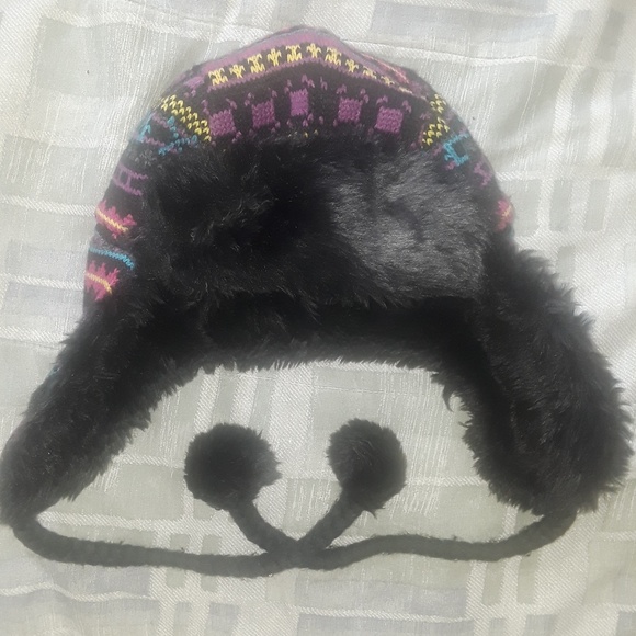 Warm and cozy hat - Picture 1 of 4